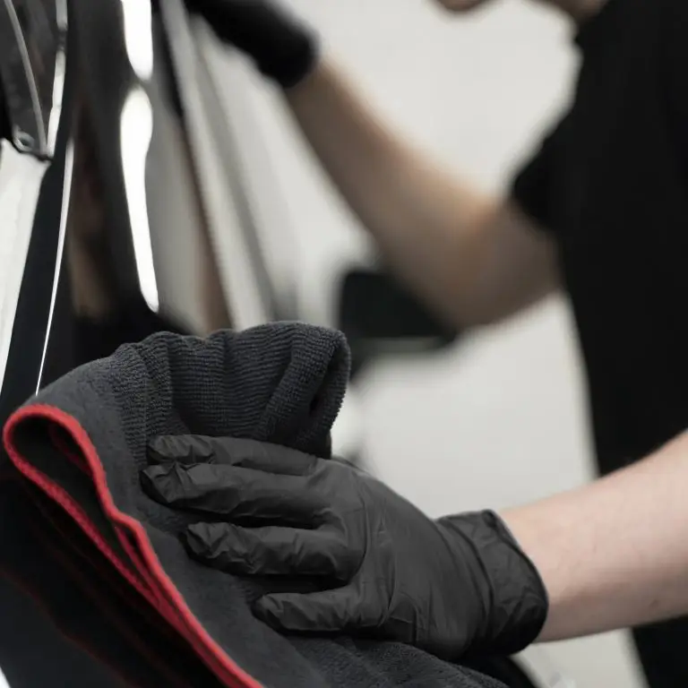 close up car care process (1)